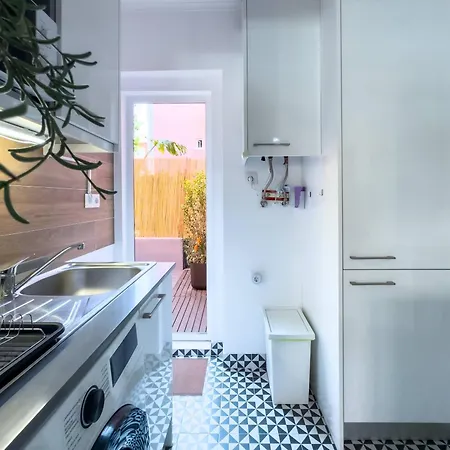 River 2-bedroom With Terrace In Alcantara Lägenhet *