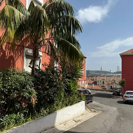 Lejlighed River 2-bedroom With Terrace In Alcantara *